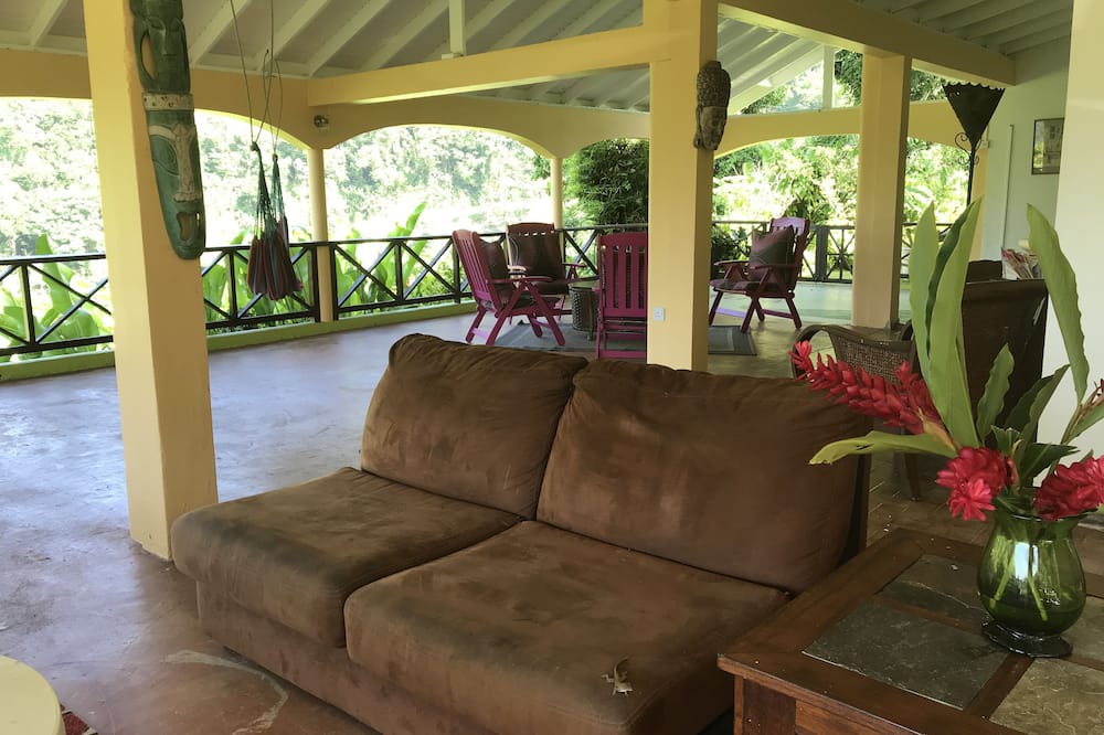 Photo of Livingroom in Roseau