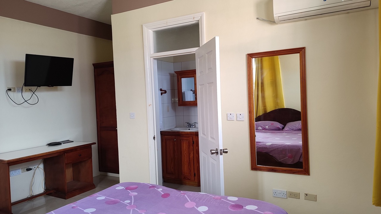 Photo of Bedroom in Picard