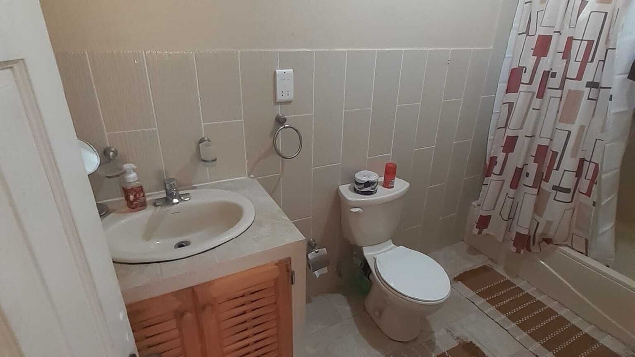 Photo of Bathroom in Picard