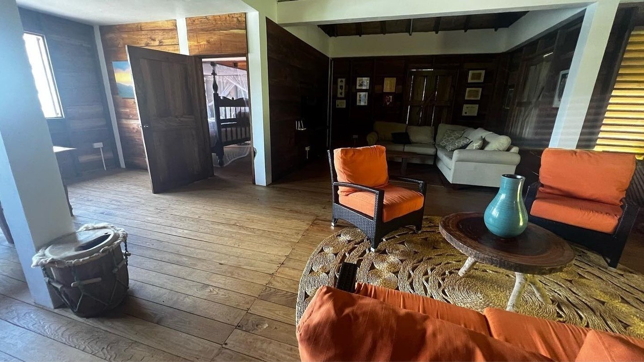 Photo of Livingroom in Saint Peter Parish