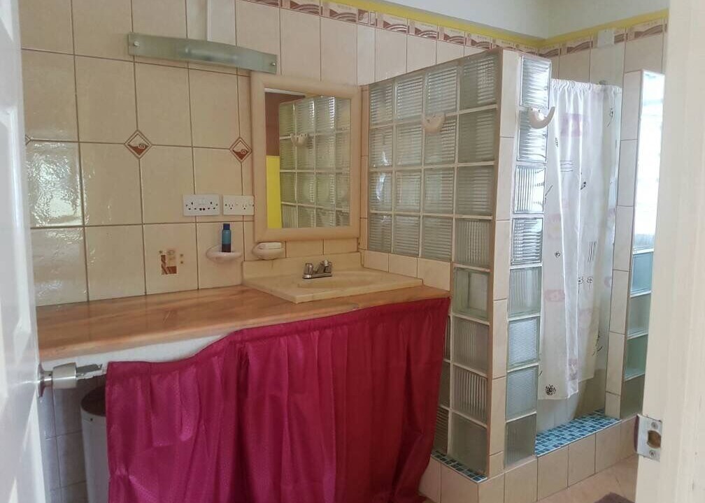 Photo of Bathroom in Picard