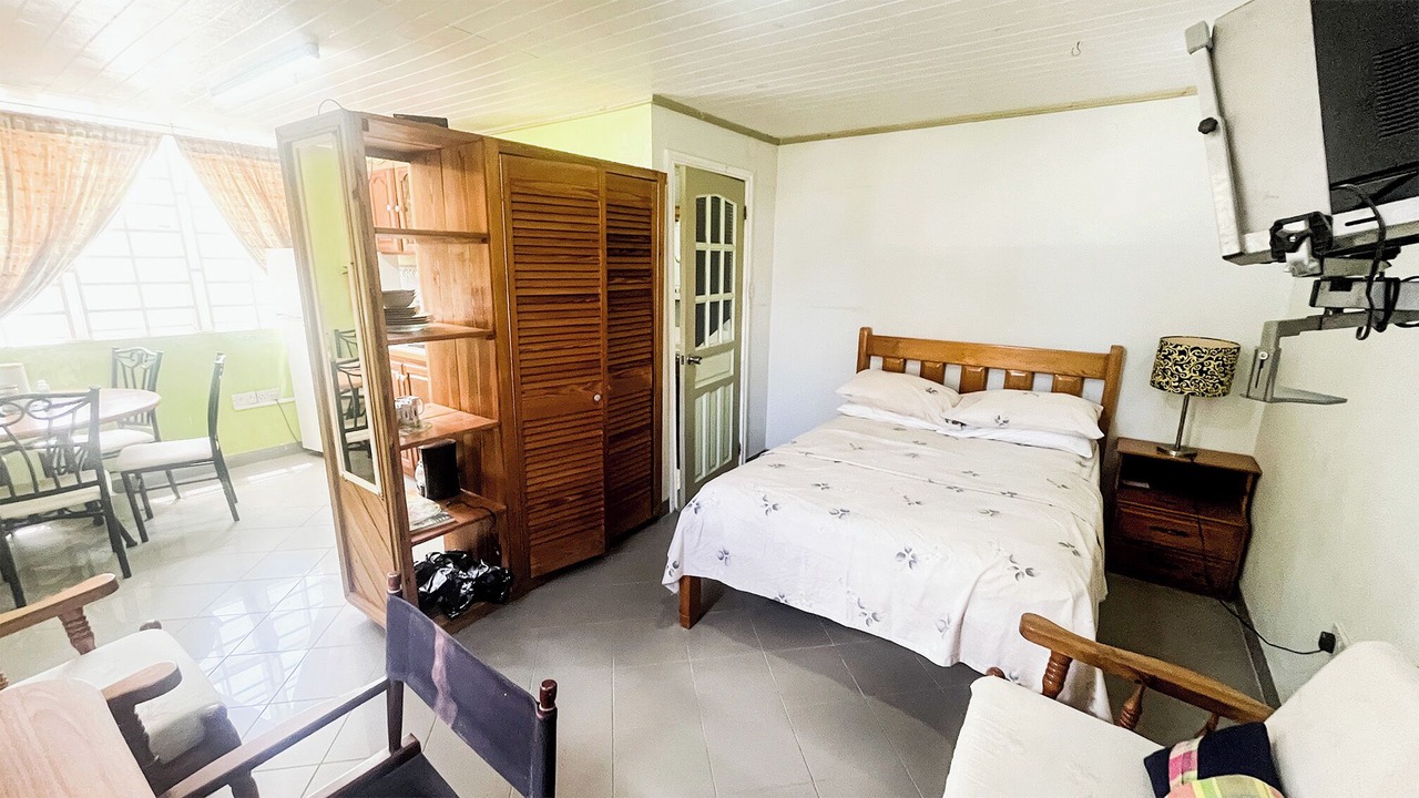 Photo of Bedroom in Picard