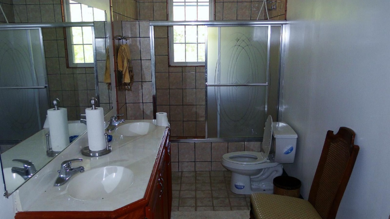 Photo of Bathroom in Marigot