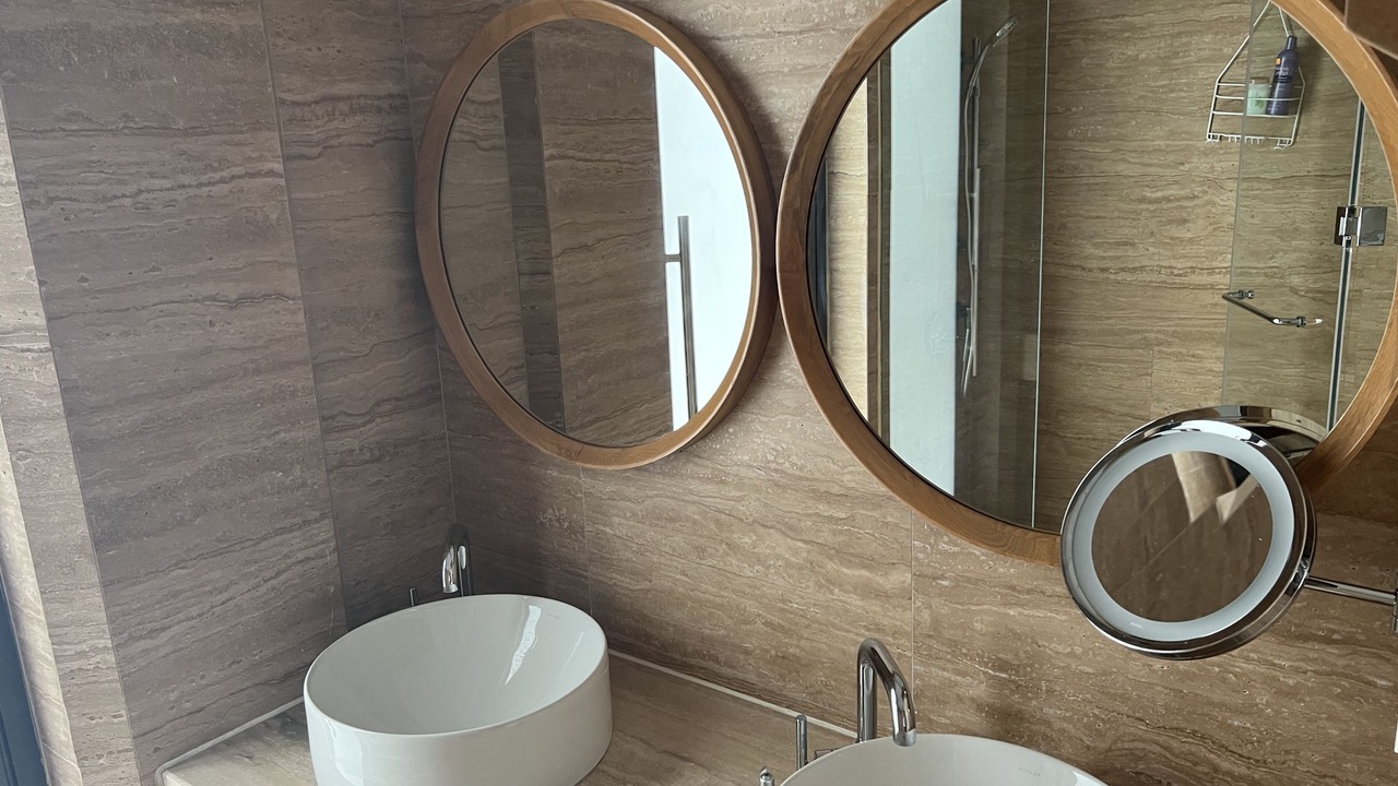 Photo of Bathroom in Picard