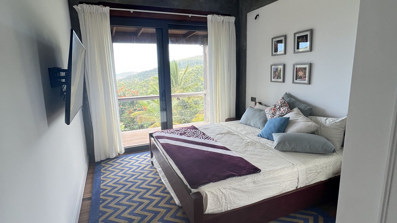 Photo of Bedroom in Picard