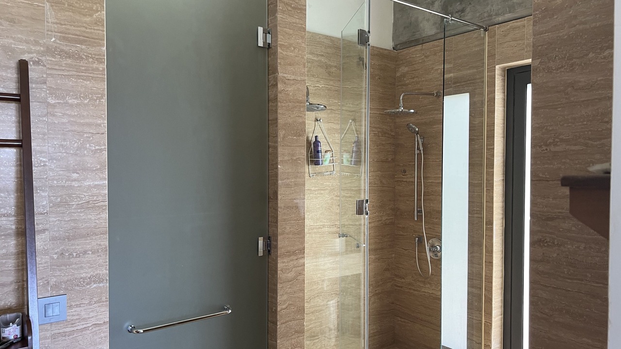 Photo of Bathroom in Picard