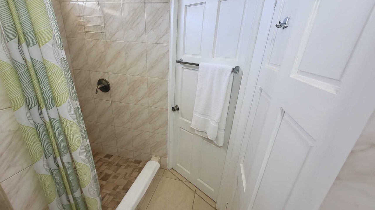 Photo of Bathroom in Picard