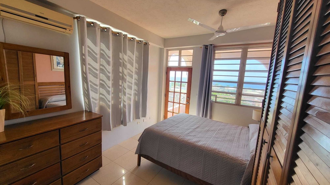 Photo of Bedroom in Picard