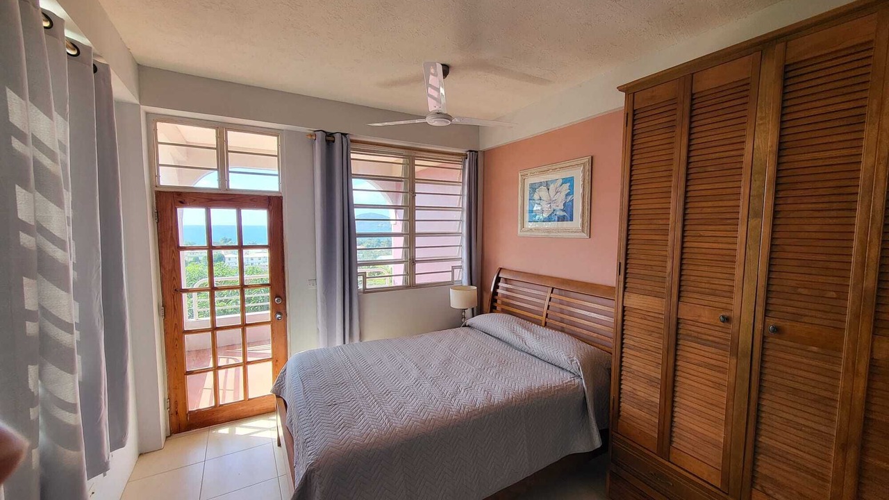 Photo of Bedroom in Picard