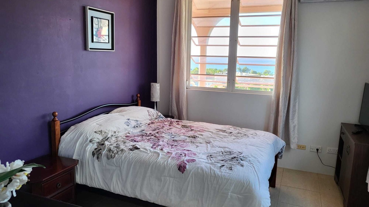Photo of Bedroom in Picard