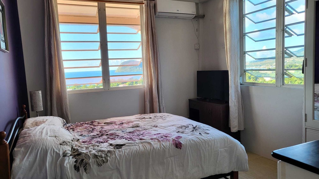 Photo of Bedroom in Picard