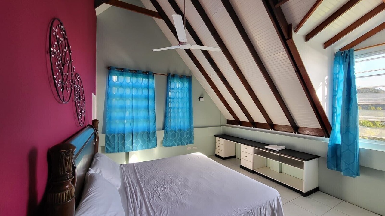 Photo of Bedroom in Picard