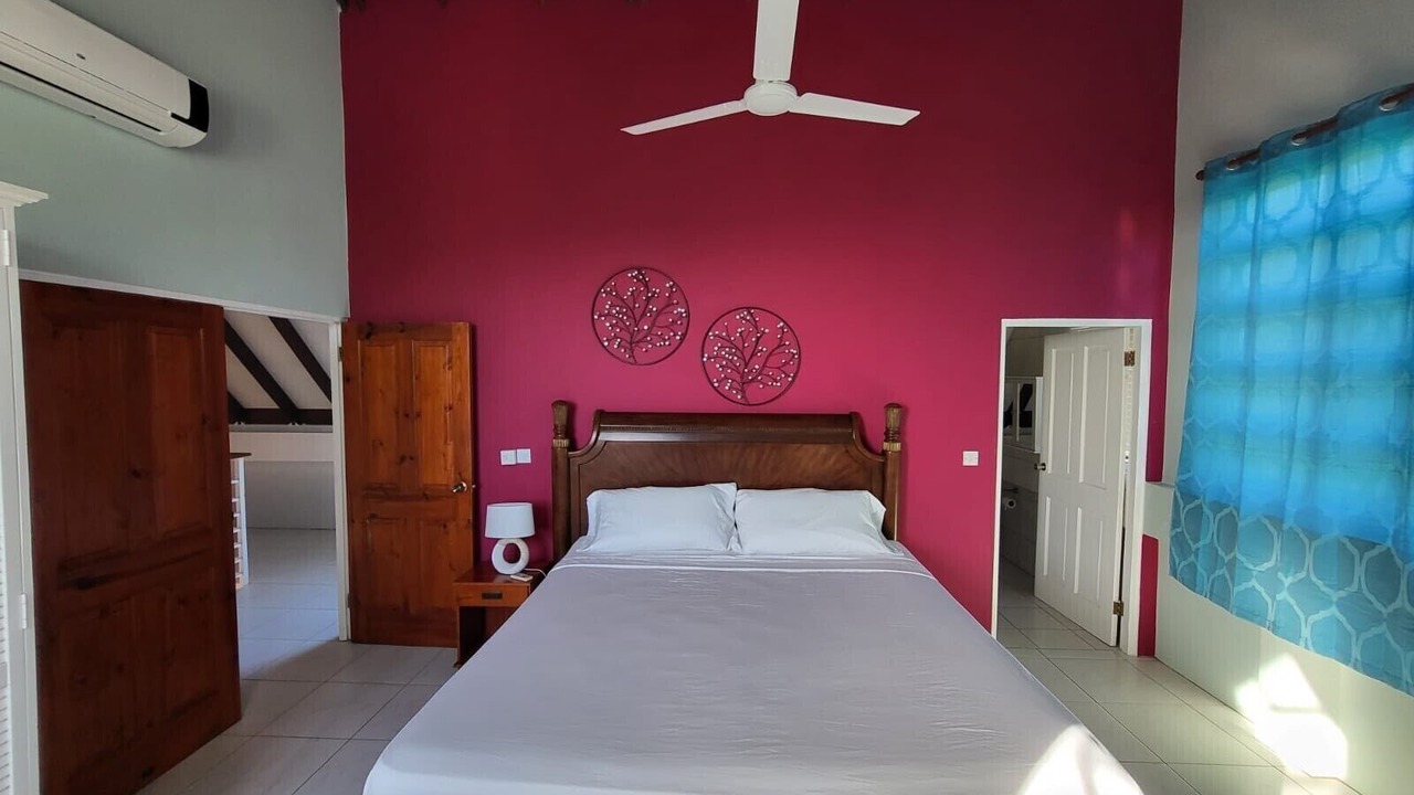 Photo of Bedroom in Picard