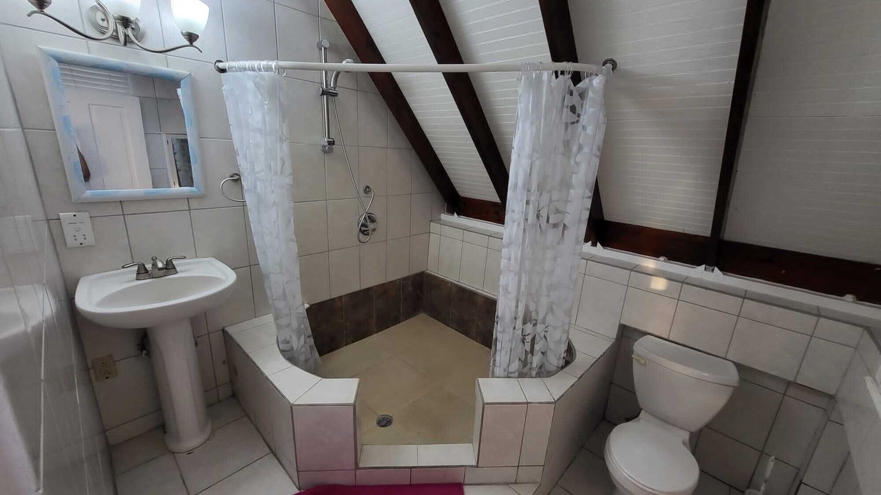 Photo of Bathroom in Picard