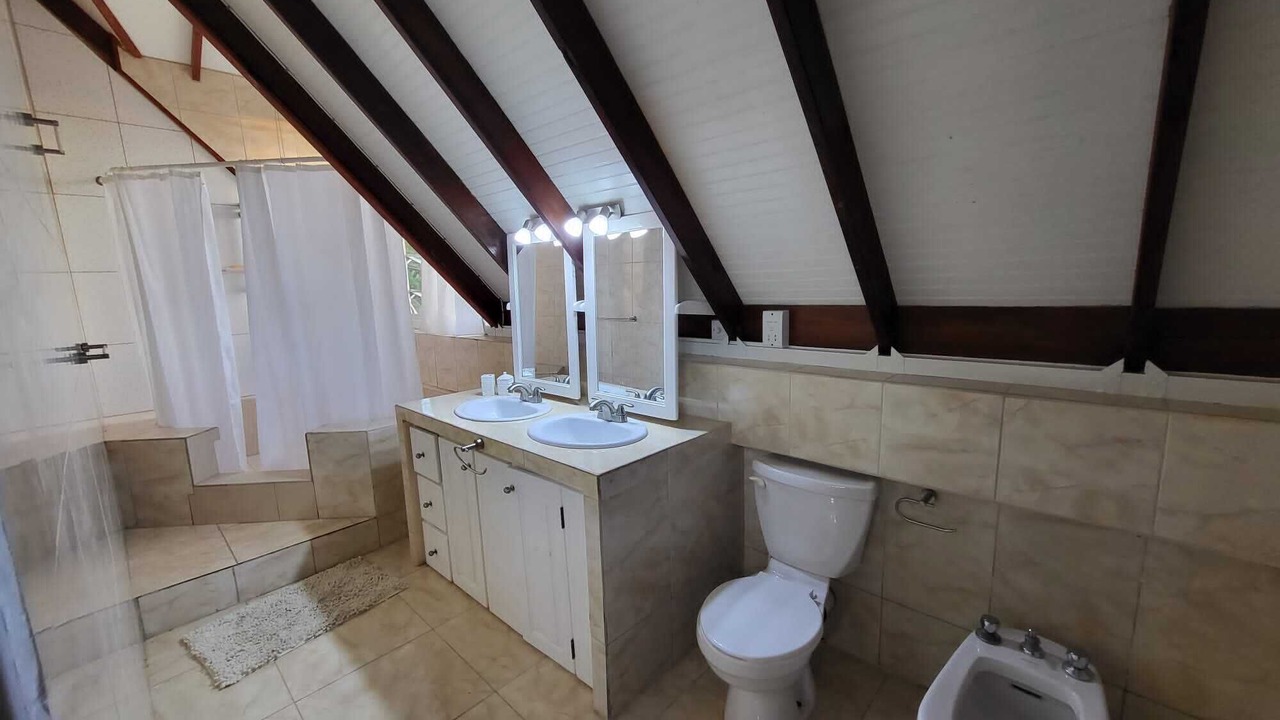 Photo of Bathroom in Picard