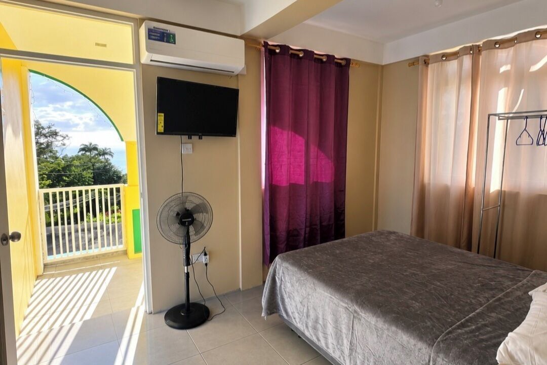 Photo of Bedroom in Roseau