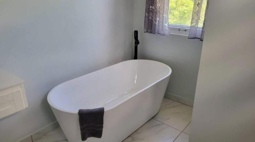 Photo of Bathroom in Picard