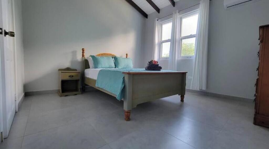 Photo of Bedroom in Picard