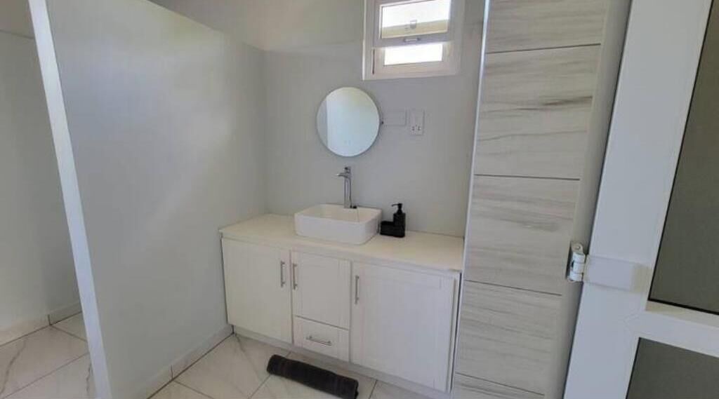 Photo of Bathroom in Picard