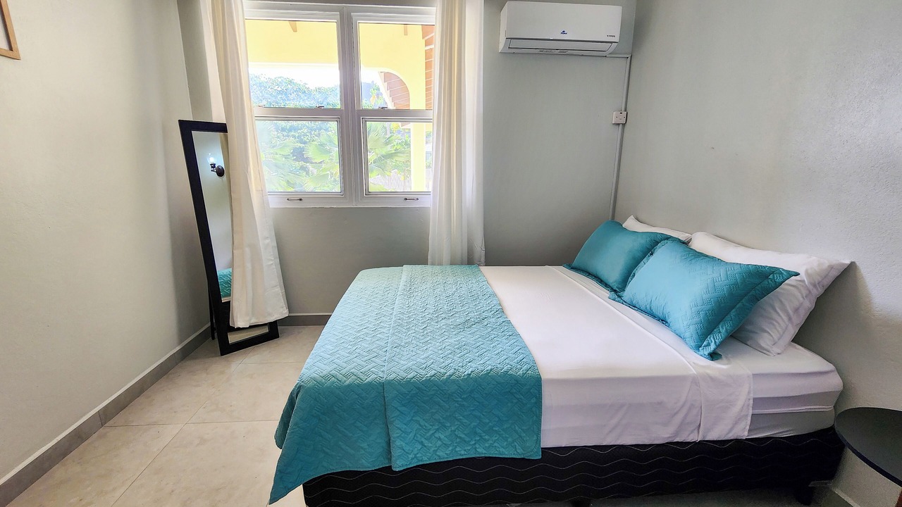 Photo of Bedroom in Picard