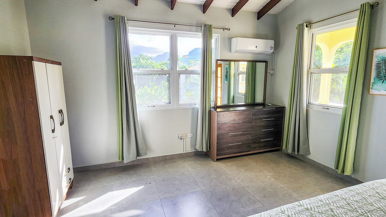 Photo of Bedroom in Picard