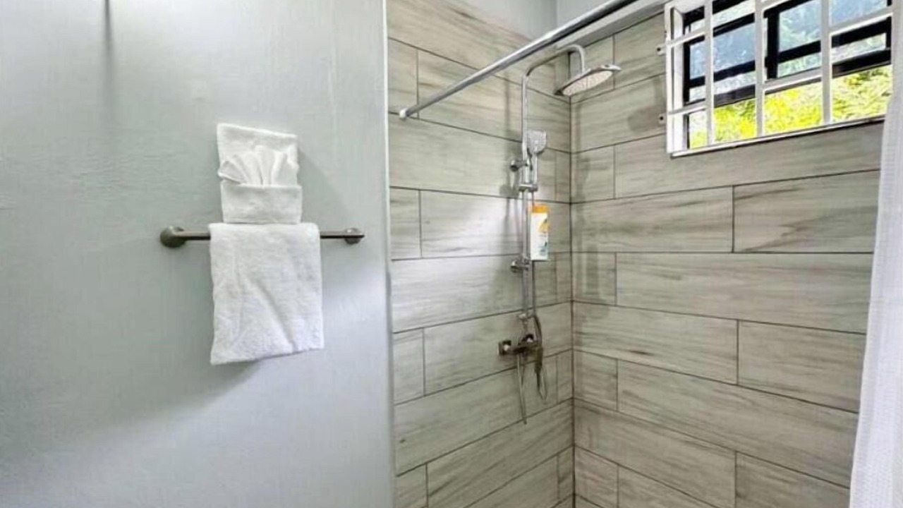 Photo of Bathroom in Picard