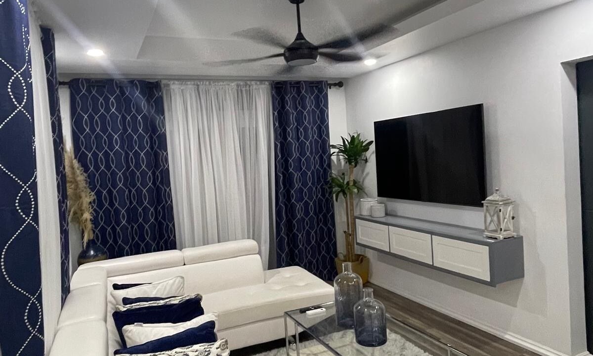 Photo of Livingroom in Roseau