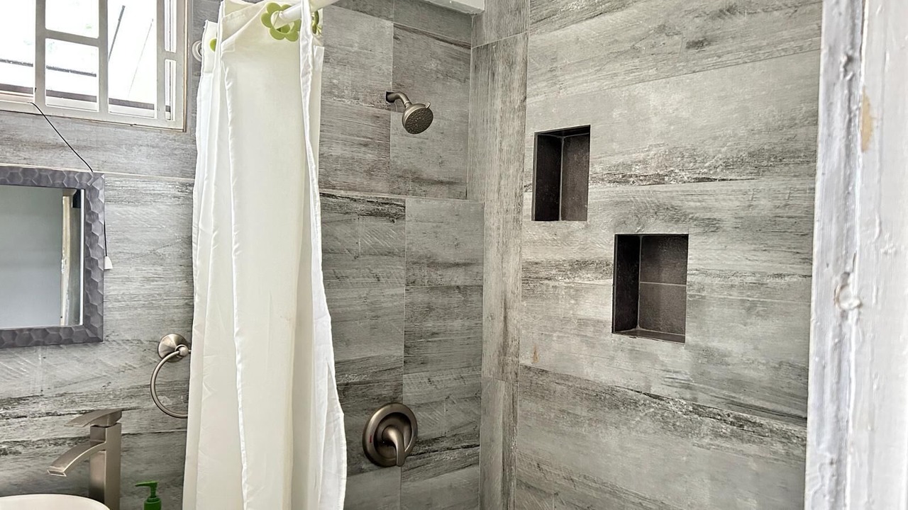 Photo of Bathroom in Roseau