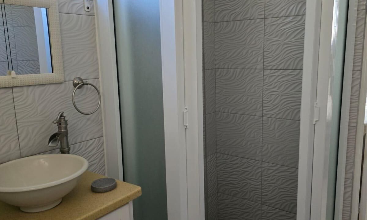 Photo of Bathroom in Roseau