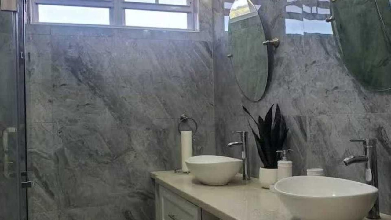 Photo of Bathroom in Roseau