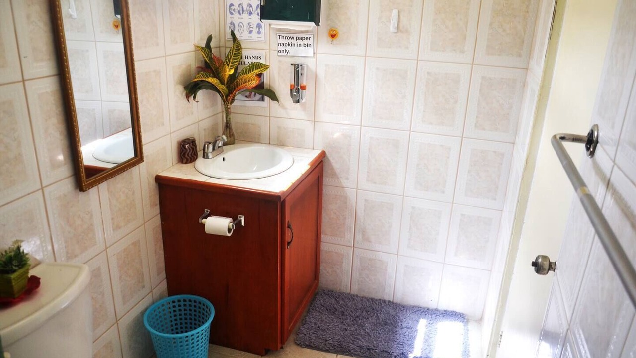 Photo of Bathroom in Picard