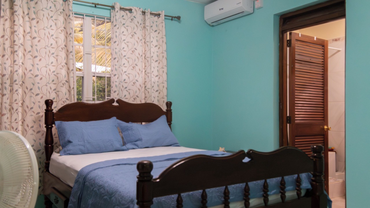 Photo of Bedroom in Roseau