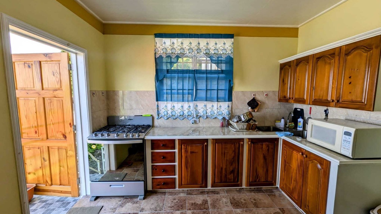Photo of Kitchen in Scotts Head
