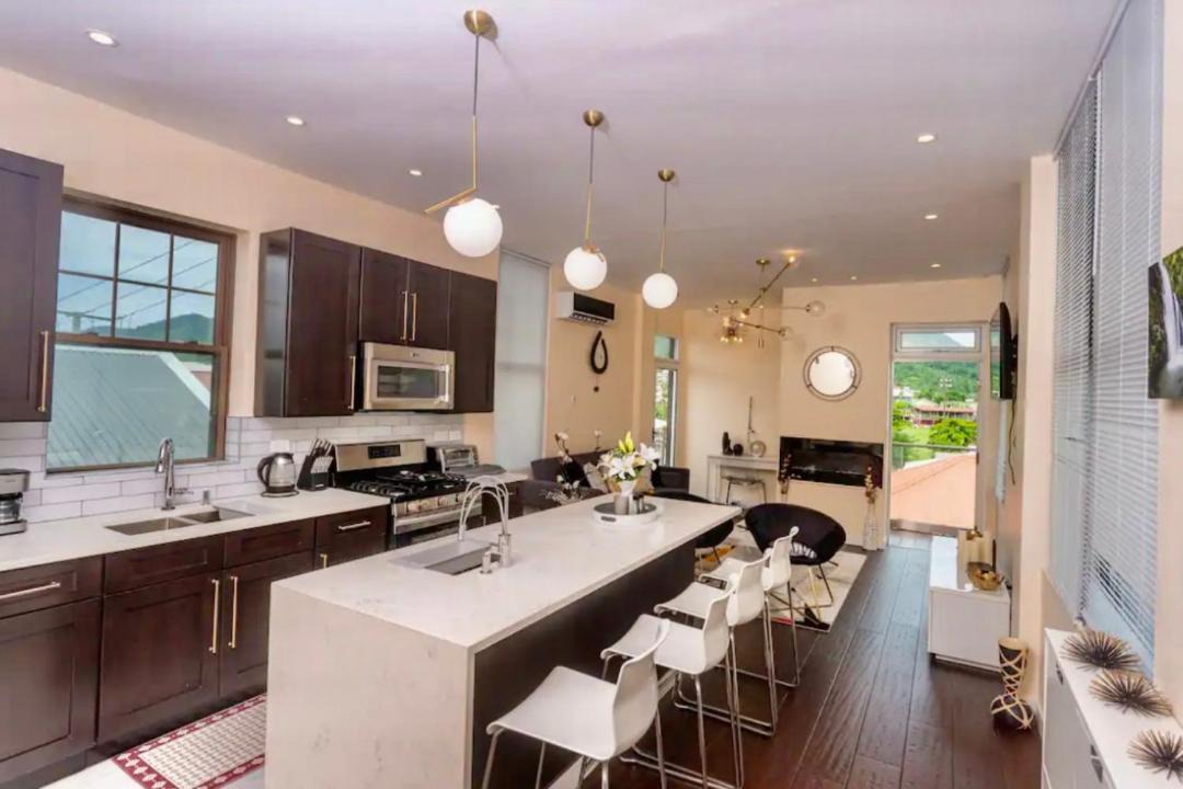 Photo of Kitchen in Picard