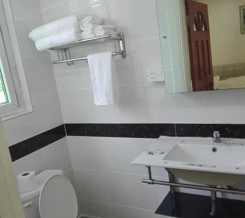 Photo of Bathroom in Picard