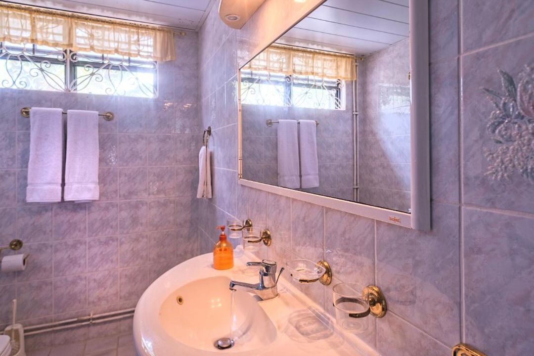 Photo of Bathroom in Mero