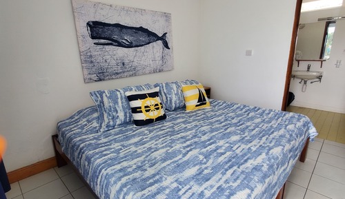 Basic Room, Poolside