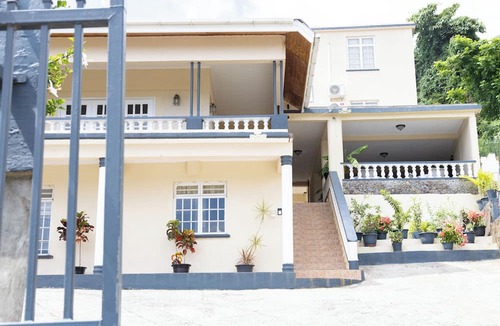Roseau House | La Maison 29
