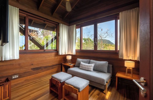 Portsmouth Cabin | Secret Bay