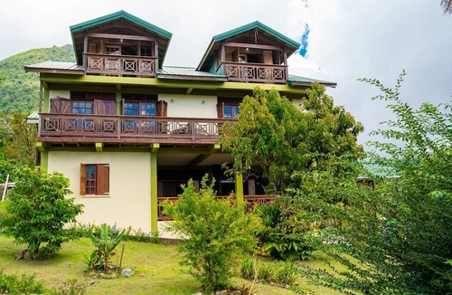 Laudat House | Roxy's Mountain Lodge