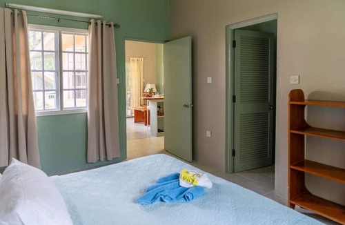 Picard Apartment | Kootney Resorts