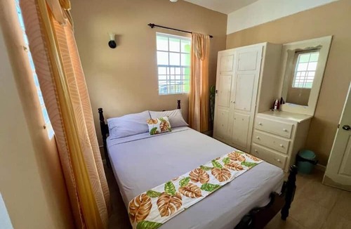 Canefield Apartment | Lovely & Cozy Apartments - Oceanic View