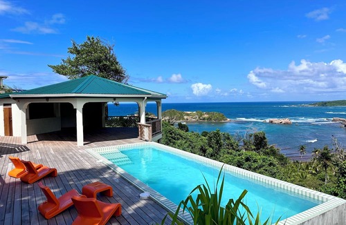 Calibishie Cottage | Sea Cliff Eco-Cottages & Gin Distillery