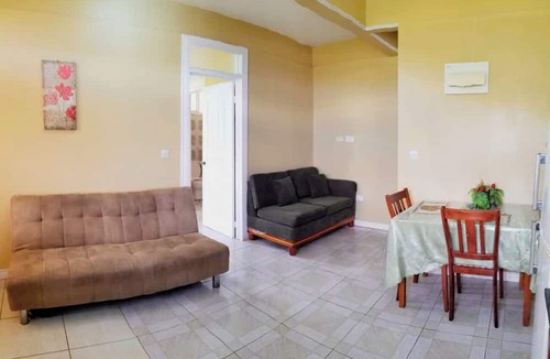 Portsmouth Apartment | Hilltop-view 1-bedroom apartments in Portsmouth with WiFi, AC