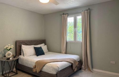 Mero Apartment | Castaways Haven Apt Few steps from Mero Beach