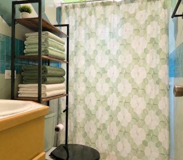 Portsmouth House | Tropikal Synergy Mountain View - Cozy Shared Apartment