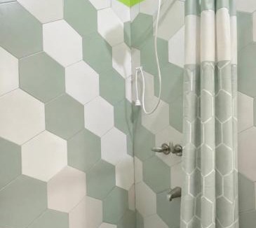 Portsmouth Apartment | Tropikal Synergy