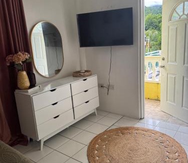 Picard Apartment | Papaya Condo
