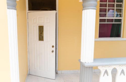 Canefield Apartment | Elegant 3BedRoom Luxury Apartment & Car Rentals
