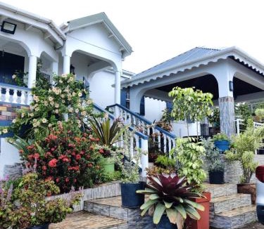 Mahaut Villa | Luxurious Hillside Villa Near Roseau